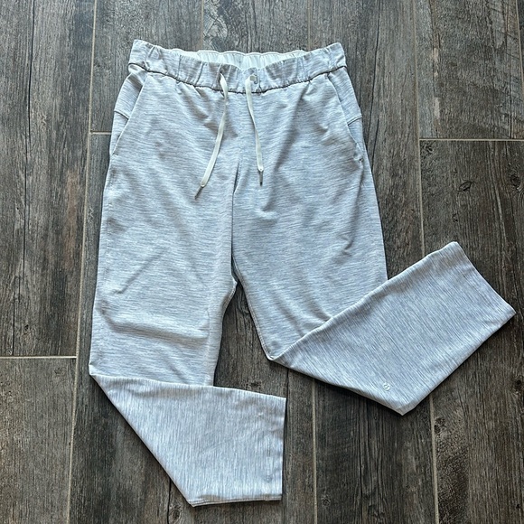 lululemon athletica Pants - Lululemon On The Fly Pant size 8